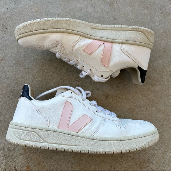 Veja Shoes - Veja V-10 CWL White Petale Black Sneakers Women’s Size 7